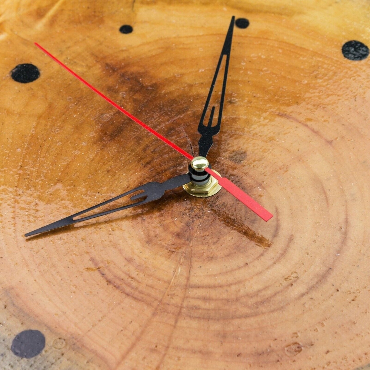 Handmade Rustic Wooden Wall Clock Vintage Round Clock Easy To Install Squirrel