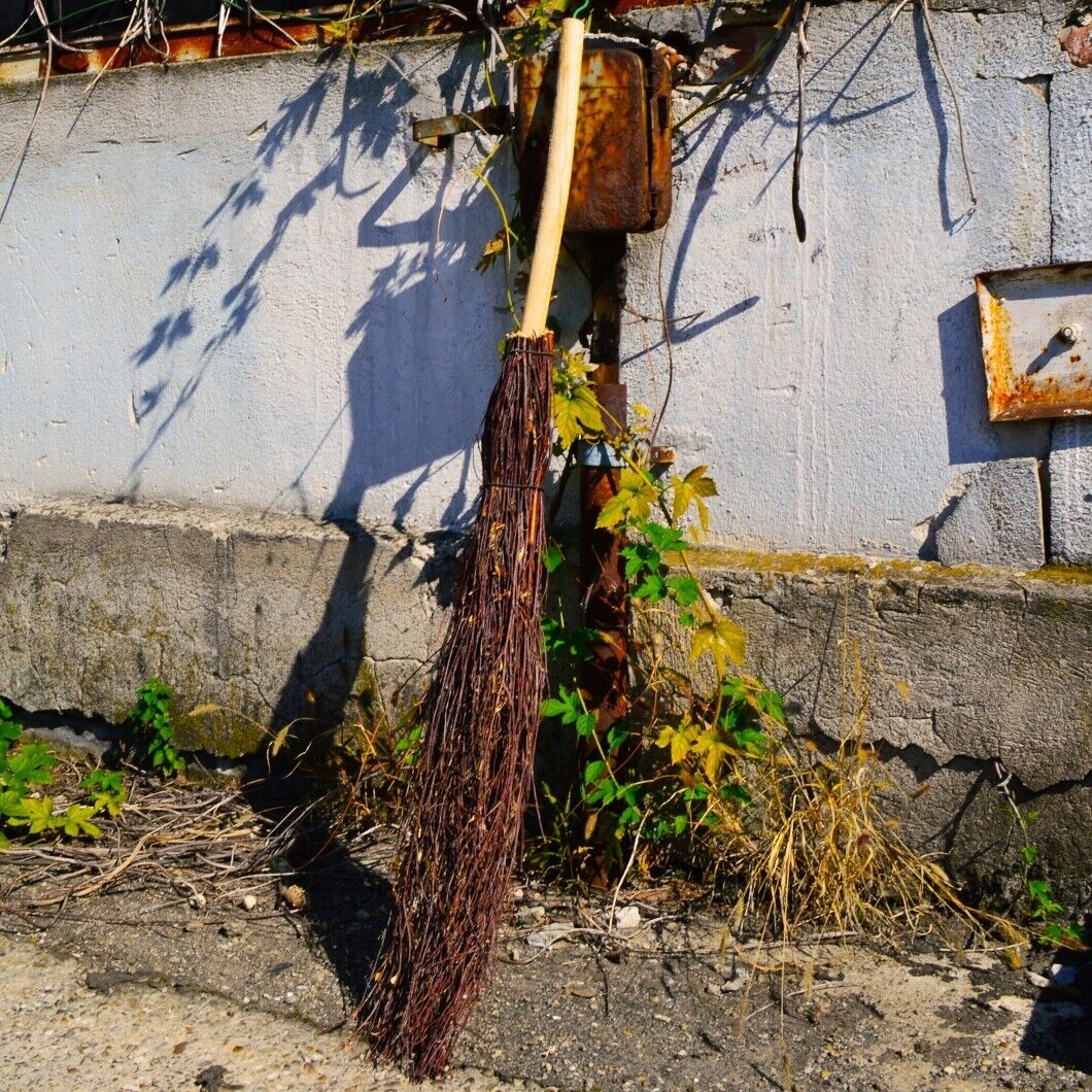 Witches Broomstick Halloween Prop Novelty Branch Broom Handmade Natural Wood