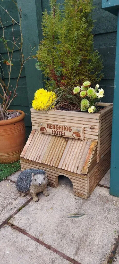 Handmade 2 In 1 Wooden Hedgehog House Hibernation Nest Shelter Box With Planter