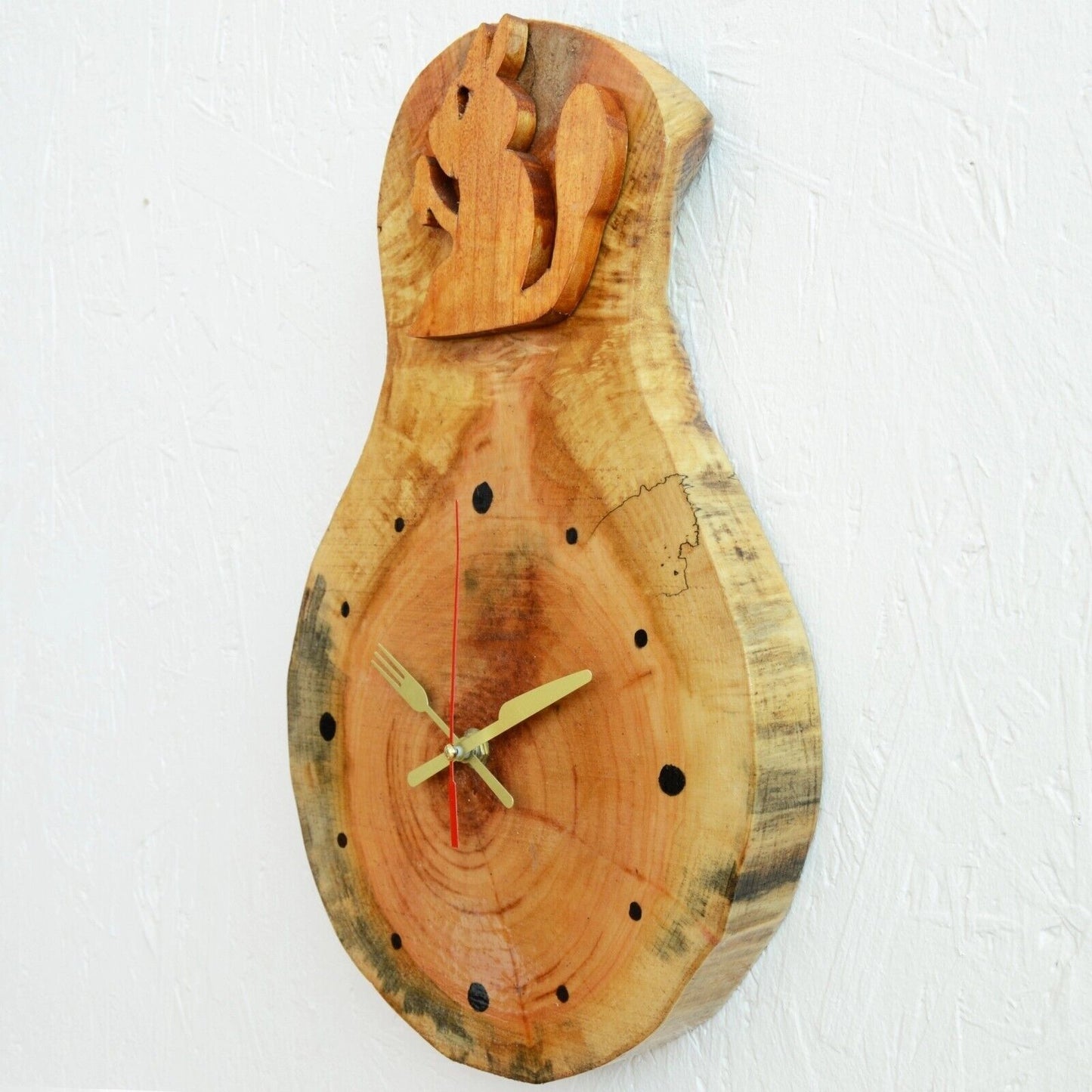 Handmade Rustic Wooden Wall Clock Vintage Round Clock Easy To Install Squirrel